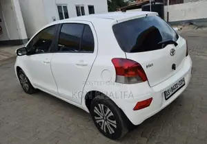 Toyota Vitz 1.5 FWD 3dr 2009 White