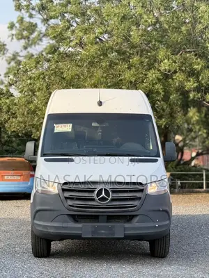 Mercedes-Benz Sprinter 2500 Van 2020