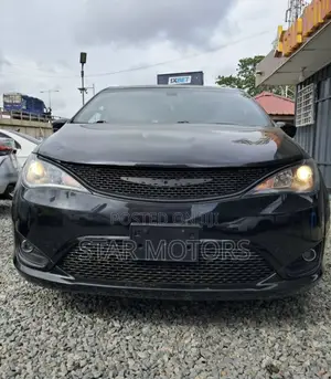 2021 Chrysler Pacifica S Luxury Family Van