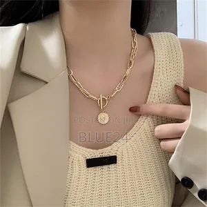Trendy Kpop Beauty Head Coin Choker Necklace Gold