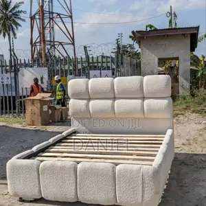 Bed Sofa 5x6 Full Sponge White Color