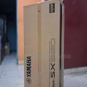 Yamaha PSR-SX920 Electronic Keyboard