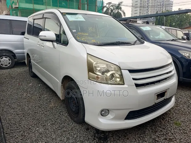 Toyota Noah 2.0 158hp AWD (Viti 8) 2008 Nyeupe - 1