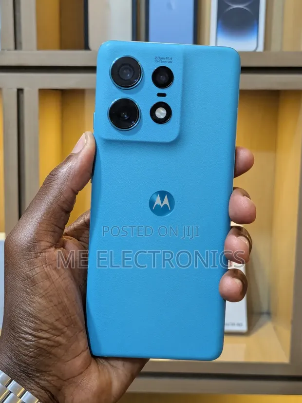 Motorola Edge 50 Pro 256GB - 1
