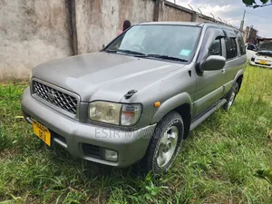 Nissan Terrano 2000 Kijivu