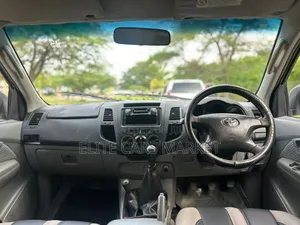 Toyota Hilux Vigo 2009 Nyeupe