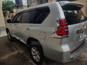 Toyota Land Cruiser Prado 4.0 Petrol TX-L 2015 Nyeupe