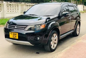 Mitsubishi Outlander 2010 Nyeusi