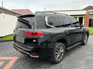 2023 Toyota Land Cruiser LC300 ZX