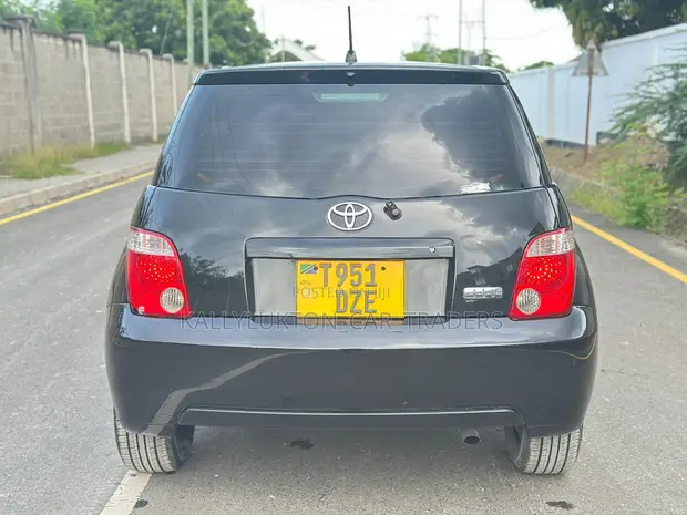 Toyota IST 2006 - 1