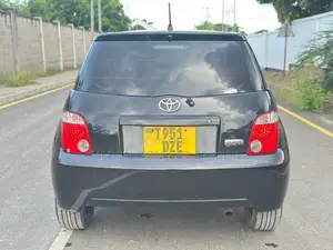Toyota IST 2006