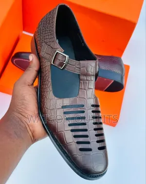 Viatu vya Wanaume vya Clarks vya Ngozi (Mules/Sandals) - Vipya Kabisa
