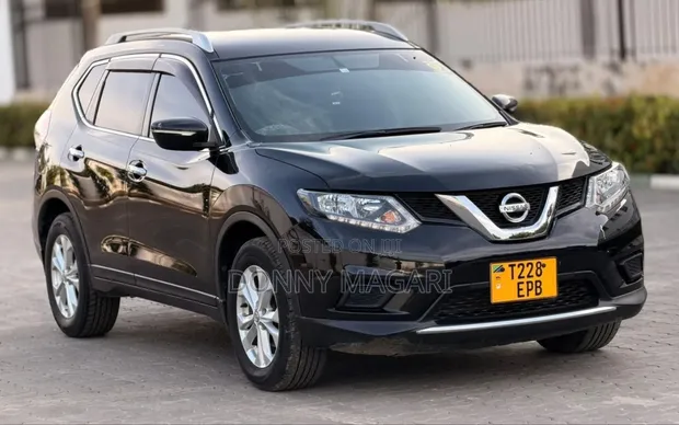 Nissan X-Trail 2.0 Petrol AWD 2014 Black - 1