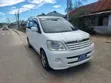 Toyota Noah 2005 White - 3