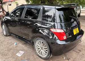 Toyota IST 2006 Nyeusi