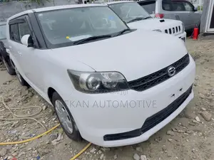 Toyota Corolla Rumion Hatchback 1.5 FWD 2012 Nyeupe