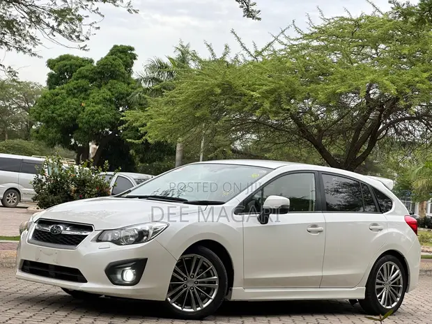 Subaru Impreza 2012 Nyeupe - 1