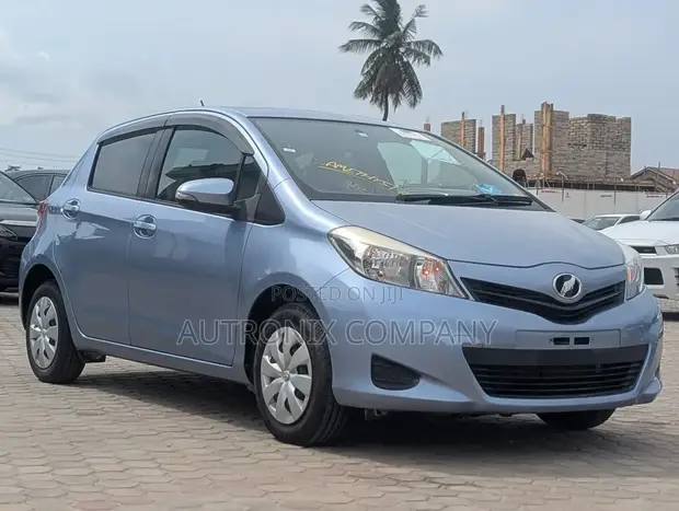 Toyota Vitz 1.3 AWD 5dr 2014 Sky Blue - 1