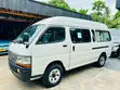 Toyota HiAce 2002 White - 3
