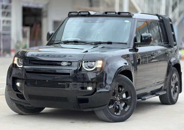 2023 Land Rover Defender 110 X-Dynamic SE - 1