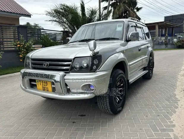 Toyota Land Cruiser Prado 2000 Silver - 1