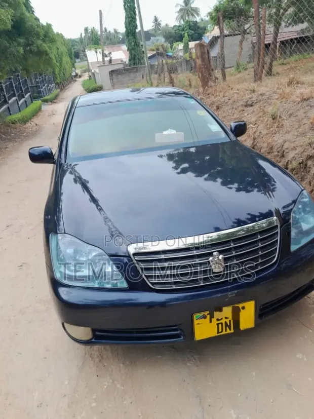 Toyota Crown Royale 2005 Bluu - 1