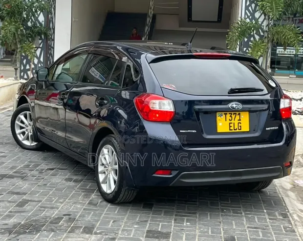 Subaru Impreza 2014 Nyeusi - 1