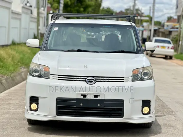 Toyota Corolla Rumion Hatchback 1.8 AWD 2009 White - 1