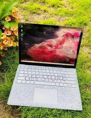 Microsoft Surface Laptop 2 - Refurbished