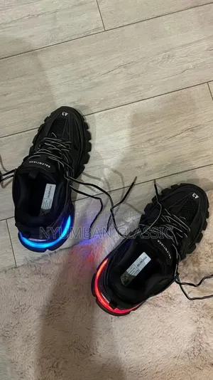 Balenciaga Original Leather Sneakers