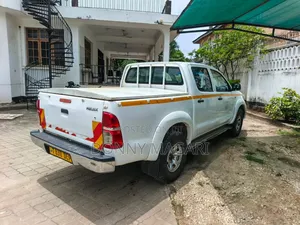 Toyota Hilux Double Cabin 2015