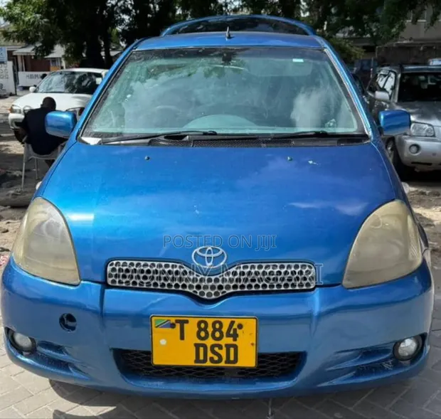 Toyota Vitz 1.3 AWD 3dr Hatchback 2000 Blue - 1