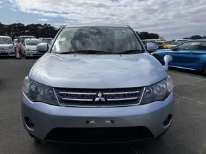Mitsubishi Outlander ES 2011 Nyeupe