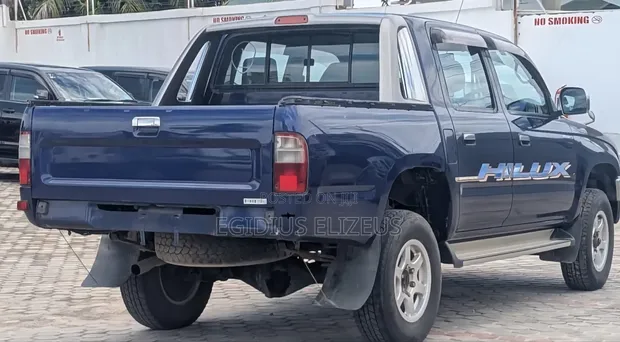 Toyota Hilux Double Cab 2001 - 1