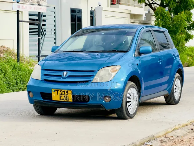 Toyota IST 2003 Blue - 1