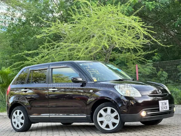 Mazda Verisa 2008 - 1