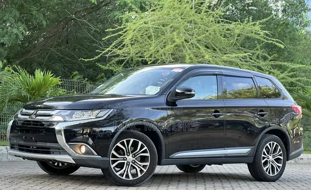 Mitsubishi Outlander 2015 Black - 1