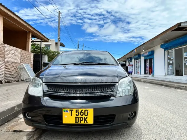 Toyota IST 2004 Black - 1