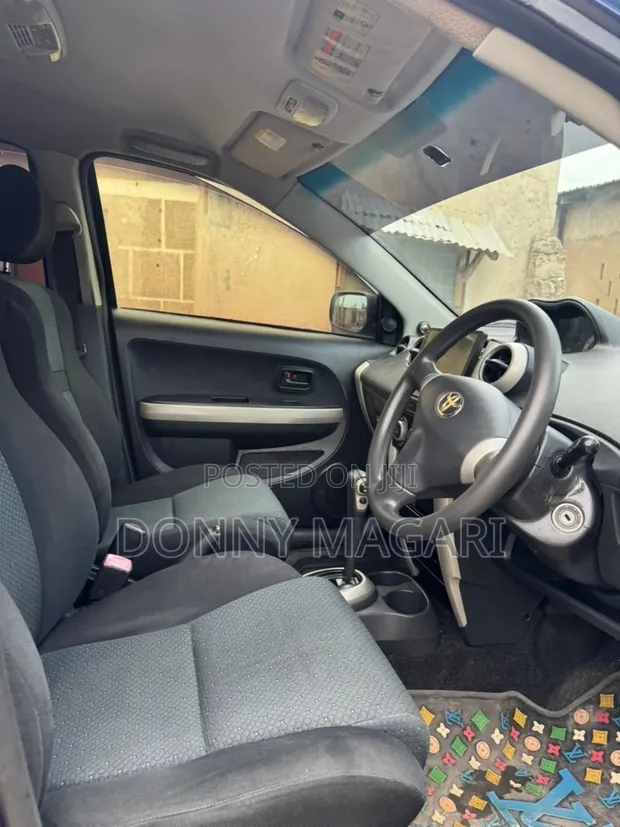 Toyota IST 2005 Bluu - 1