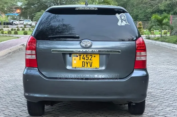 Toyota Wish 2005 Gray - 1