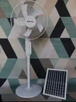 Feni ya Solar ya Inchi 16 inayochajiwa na Betri yenye Remote na Balbu - 3