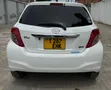 Toyota Vitz 2012 Nyeupe - 3