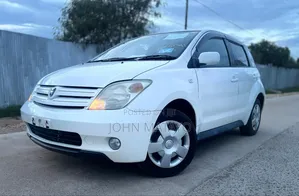 Toyota IST 2003 - Pearl White