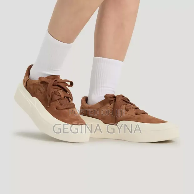 Adidas Sneakers - Mpya Kabisa, Rangi Nyingi - 1