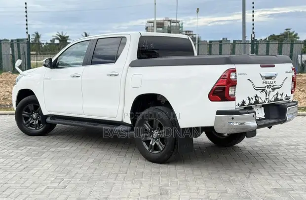 Toyota Hilux Double Cabin 2.4D 4WD 2022 - 1