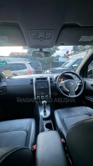 Nissan X-Trail 2011 Nyeusi