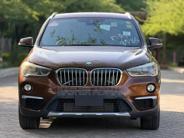 BMW X1 xDrive28i AWD 2016 Brown - 1