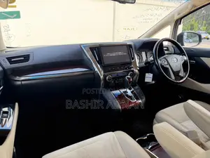 Toyota Vellfire 2016 Nyeusi