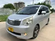 Toyota Noah 2013 Nyeupe - 3