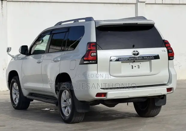 Toyota Land Cruiser Prado 2018 White - 1